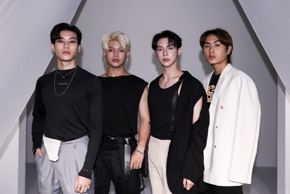 เหล่าคนดังตบเท้าเข้าร่วมชมแฟชั่นโชว์ BIFW2022 (3)