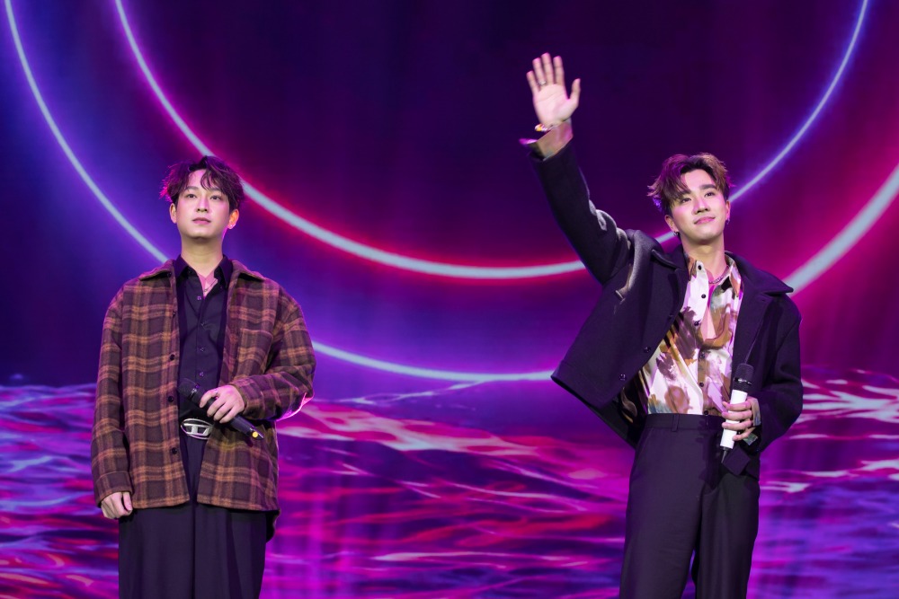 0797A2EA-C497-4EEC-9C99-E69CE3F83AE8