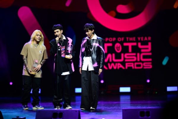 Best (POPULAR) Collaboration _ Various Artist_เพลง เสแสร้ง